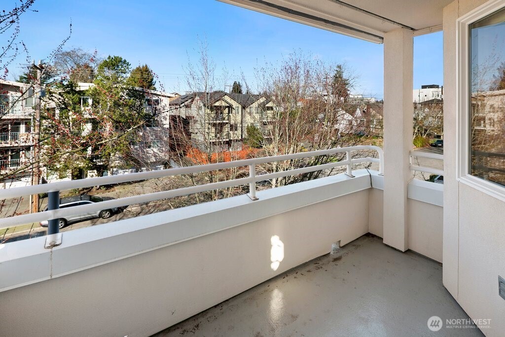 1707 NW 59th Street #302, Seattle, WA 98107