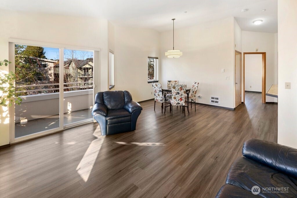 1707 NW 59th Street #302, Seattle, WA 98107