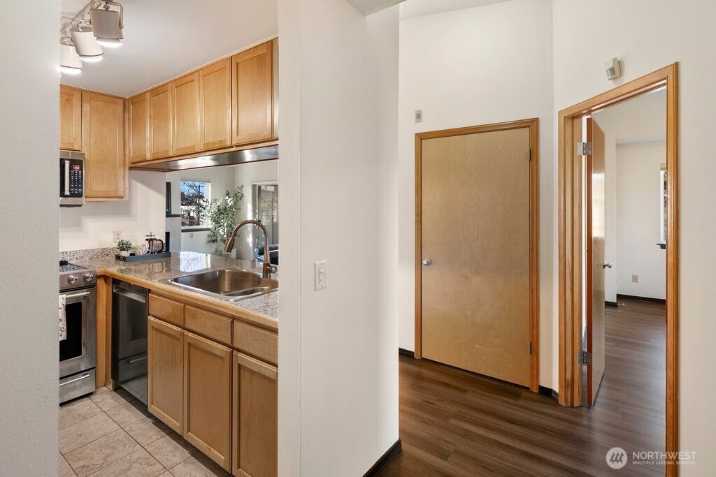 1707 NW 59th Street #302, Seattle, WA 98107