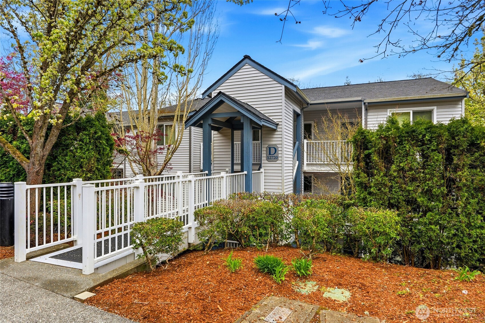 12720 NE 10th Place #D105, Bellevue, WA 98005