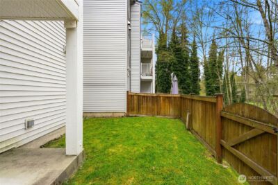 12720 NE 10th Place #D105, Bellevue, WA 98005 - Photo 14
