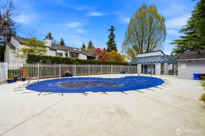 12720 NE 10th Place #D105, Bellevue, WA 98005 - Photo 18
