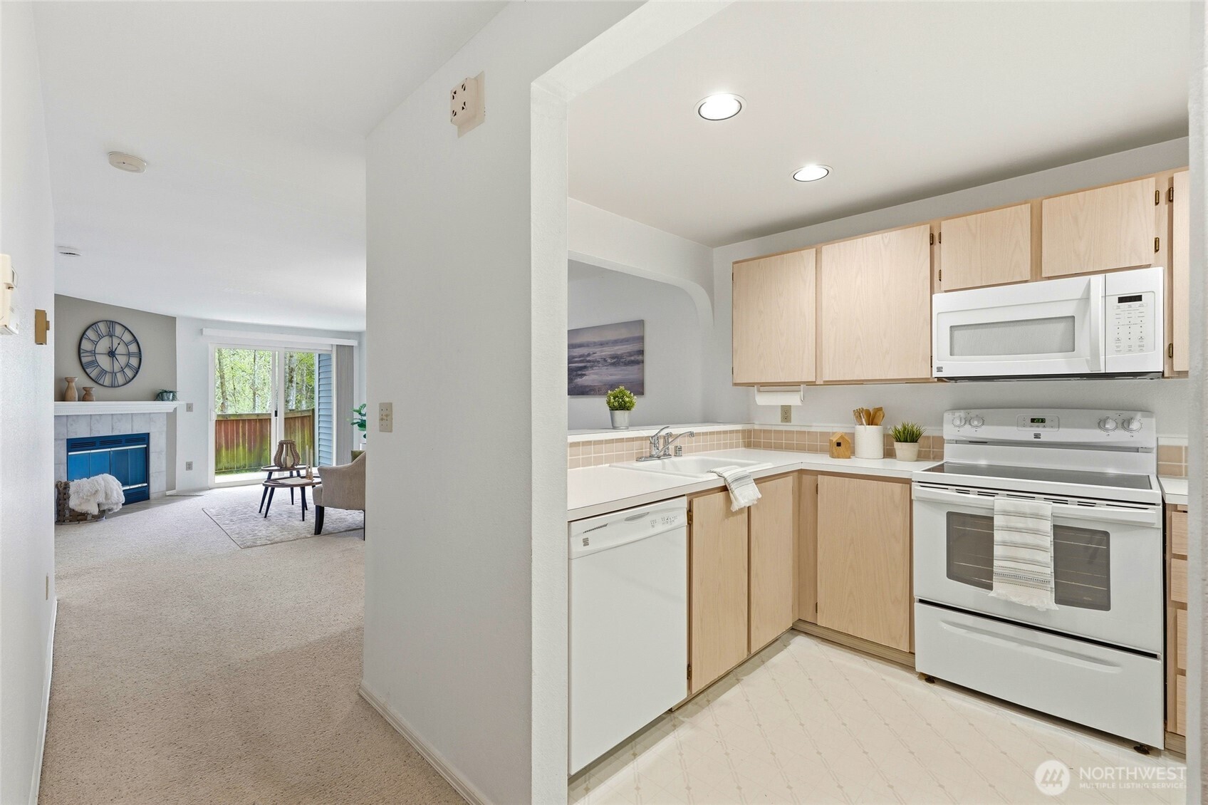 12720 NE 10th Place #D105, Bellevue, WA 98005