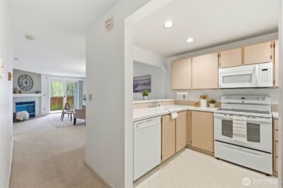12720 NE 10th Place #D105, Bellevue, WA 98005 - Photo 4