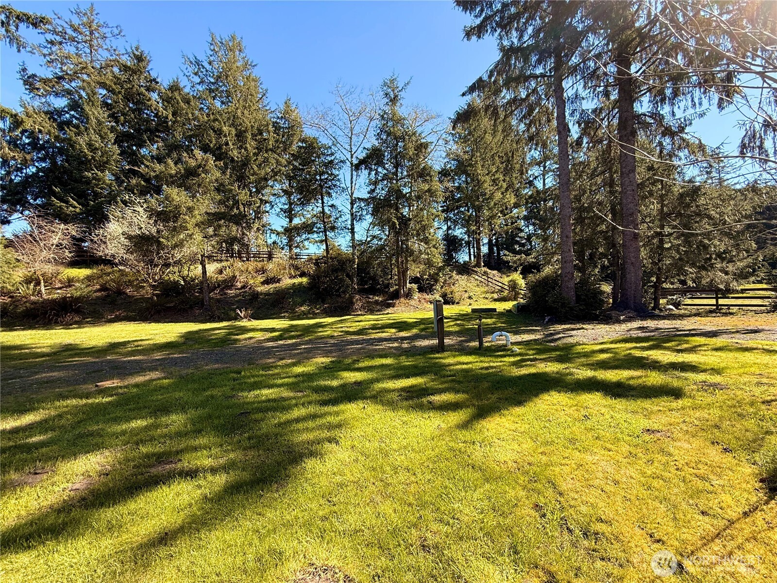 1004 Discovery Avenue SE, Ocean Shores, WA 98569