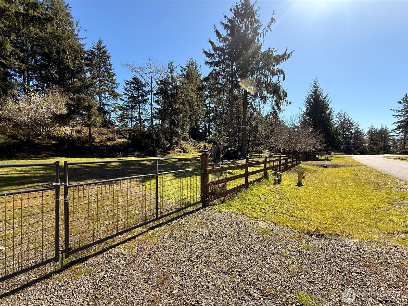 1004 Discovery Avenue SE, Ocean Shores, WA 98569