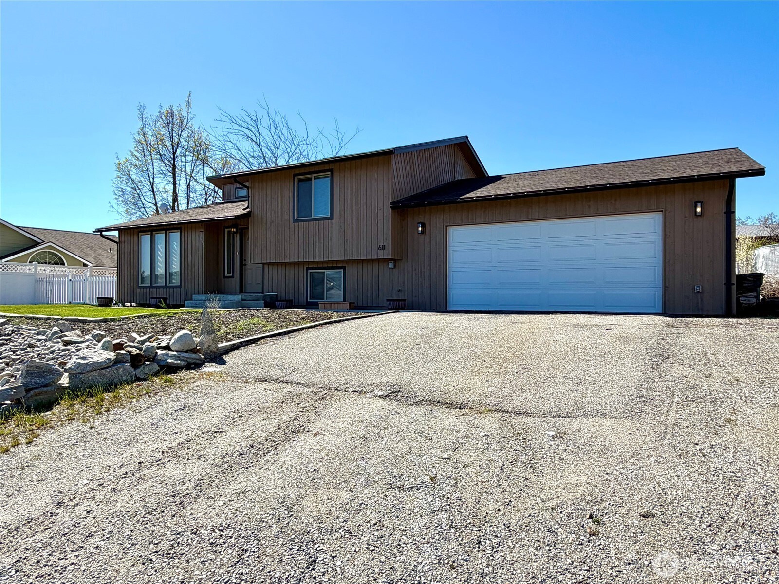 611 Hillcrest Circle Drive , Omak, WA 98841