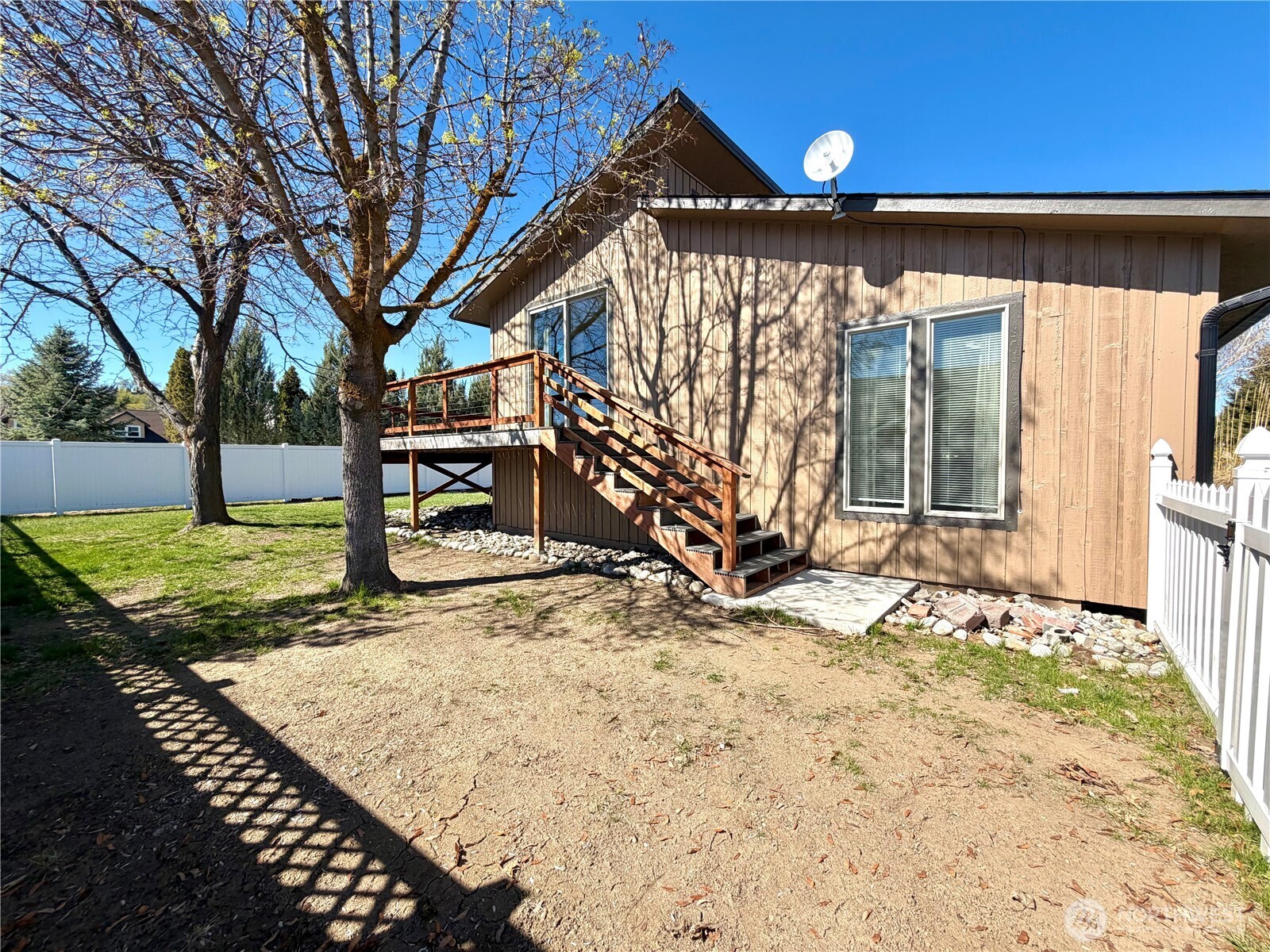 611 Hillcrest Circle Drive , Omak, WA 98841
