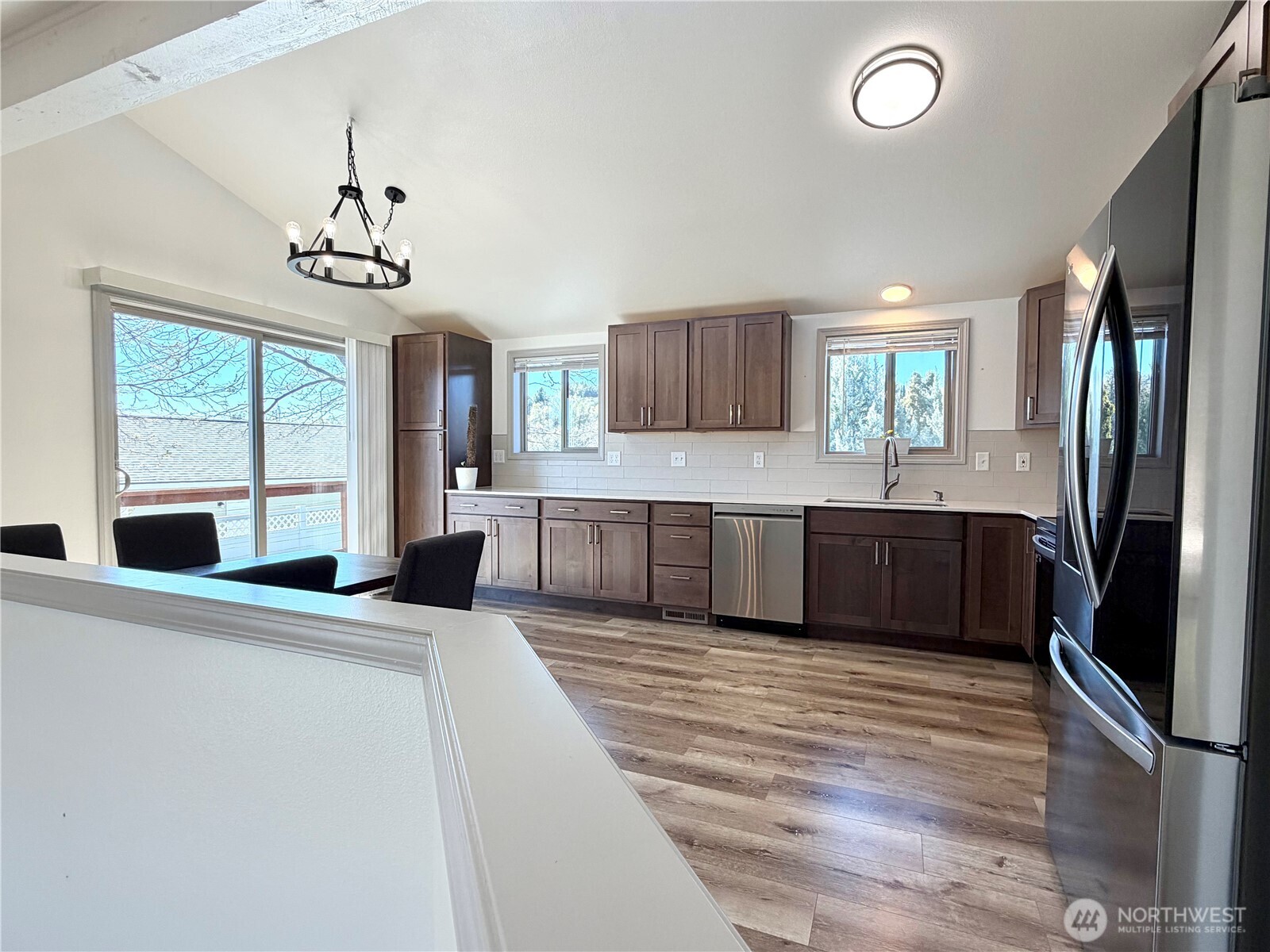611 Hillcrest Circle Drive , Omak, WA 98841