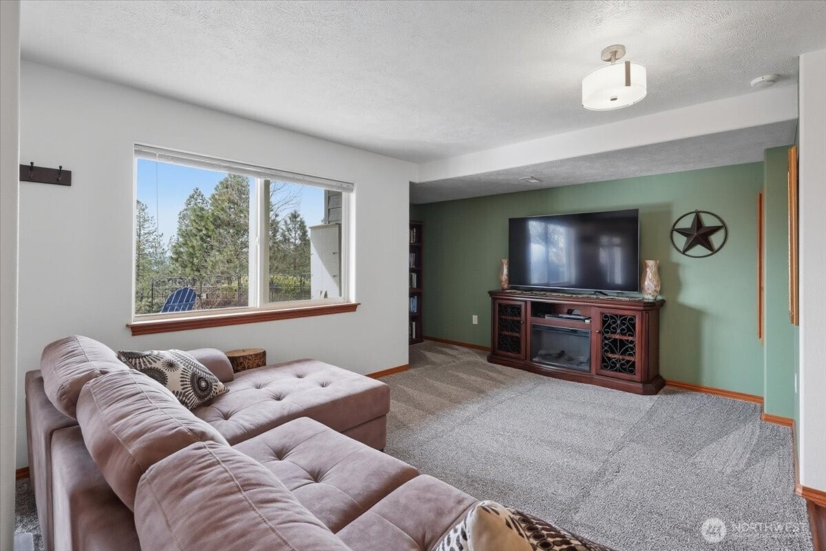 10935 N Acoma Drive , Spokane, WA 99208