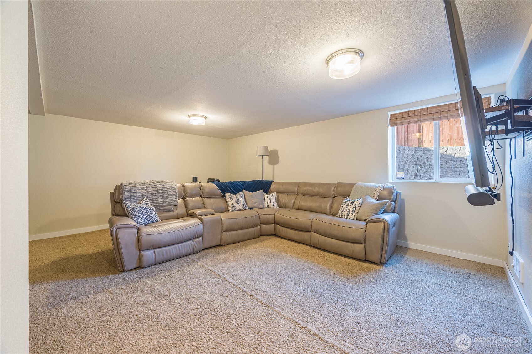 2234 W 12th Street , Port Angeles, WA 98363