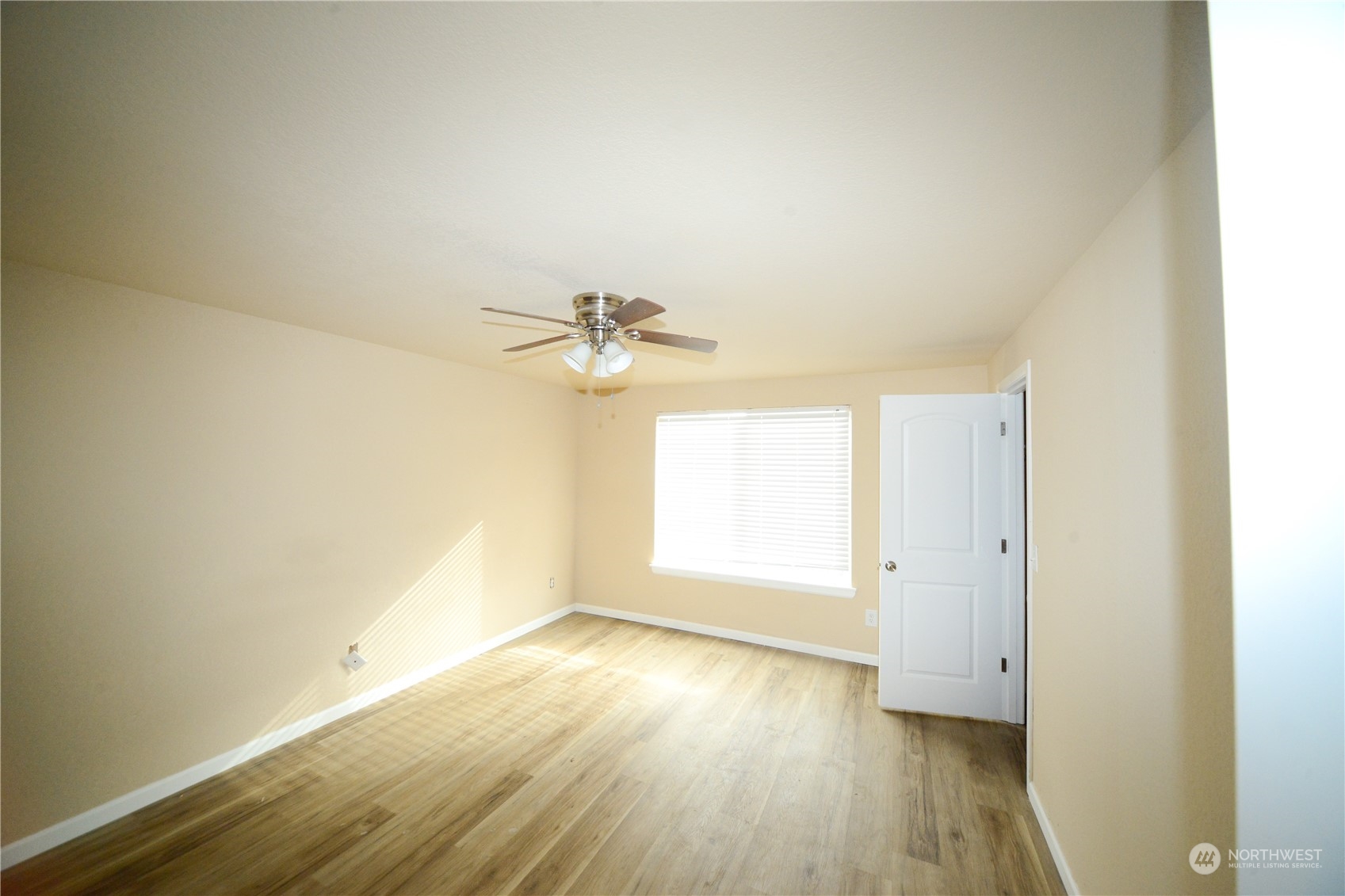 9815 Holly Drive #A103, Everett, WA 98204