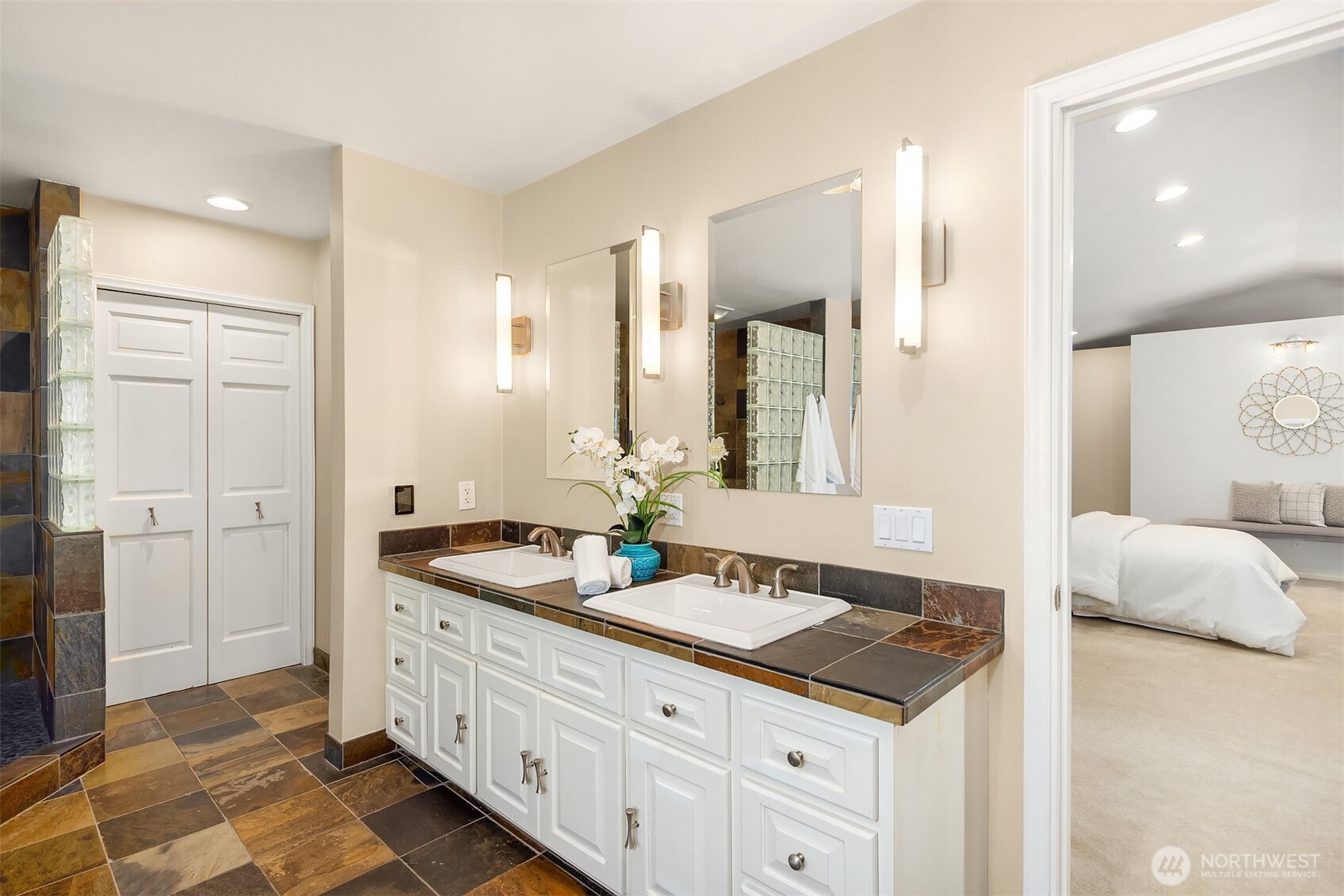 16309 110th Avenue NE, Bothell, WA 98011