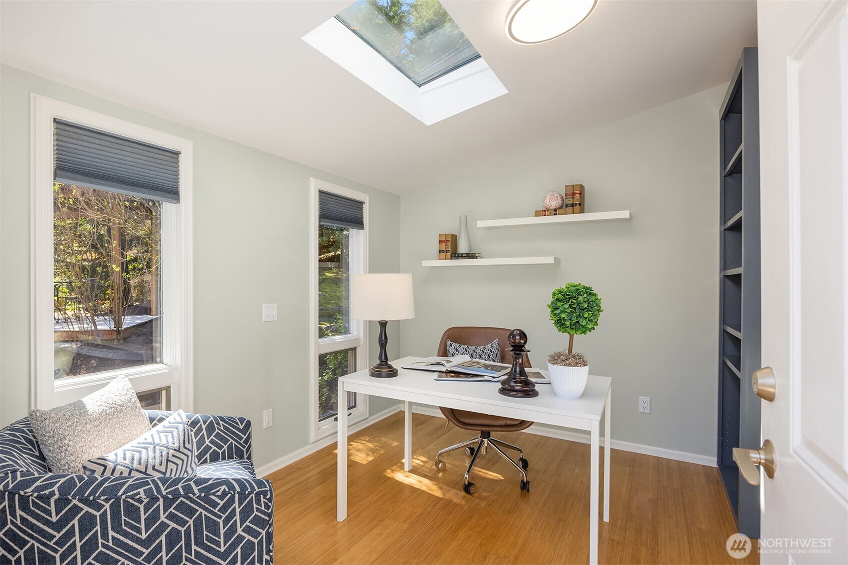 16309 110th Avenue NE, Bothell, WA 98011