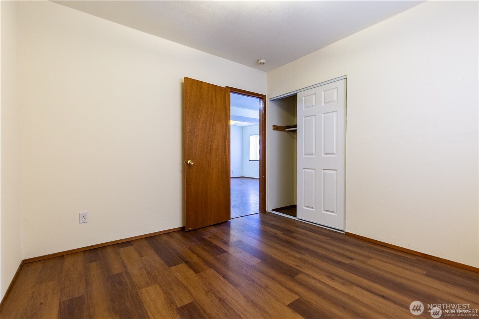 512 N 104th Street , Seattle, WA 98133