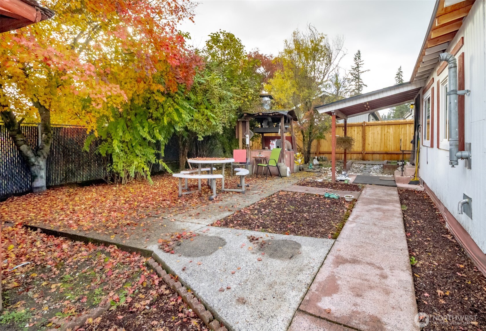 25406 E 37th Avenue E, Spanaway, WA 98387-9319
