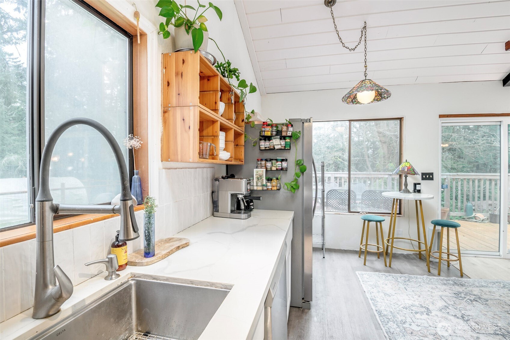 406 E Madrona Boulevard NW, Lakebay, WA 98349