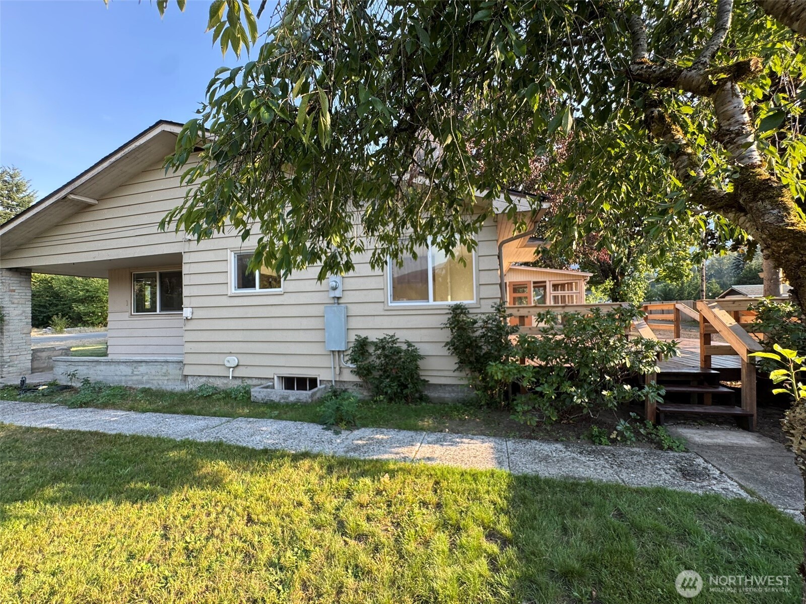 935 Madison Avenue , Darrington, WA 98241