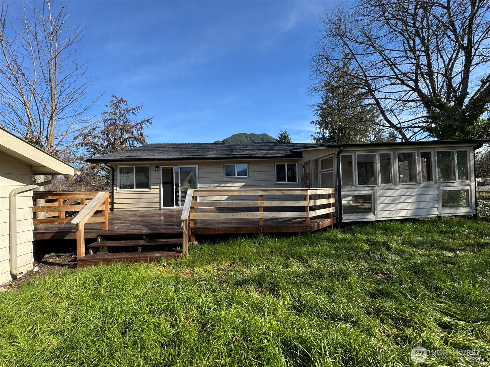 935 Madison Avenue , Darrington, WA 98241