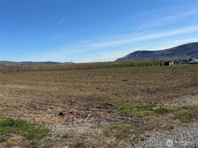 565 S Van Well Avenue , East Wenatchee, WA 98802 - Photo 2