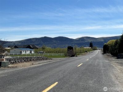 565 S Van Well Avenue , East Wenatchee, WA 98802 - Photo 5