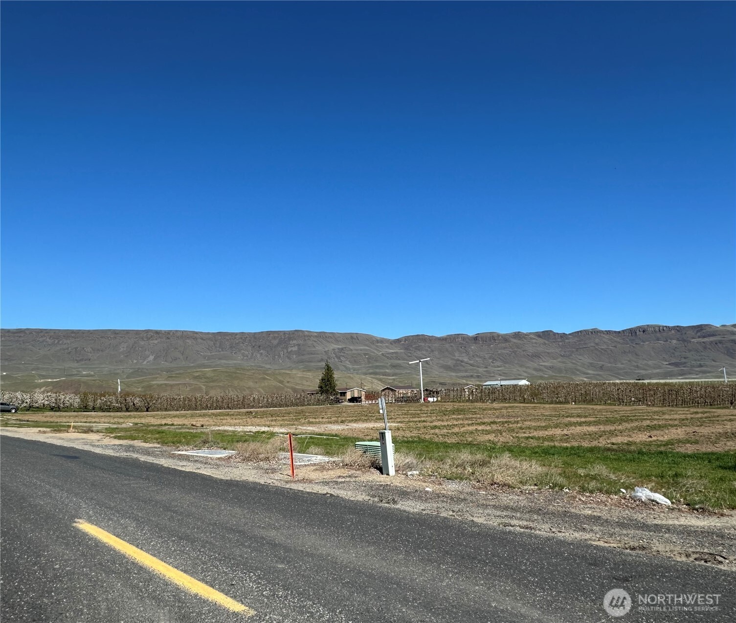 565 S Van Well Avenue , East Wenatchee, WA 98802