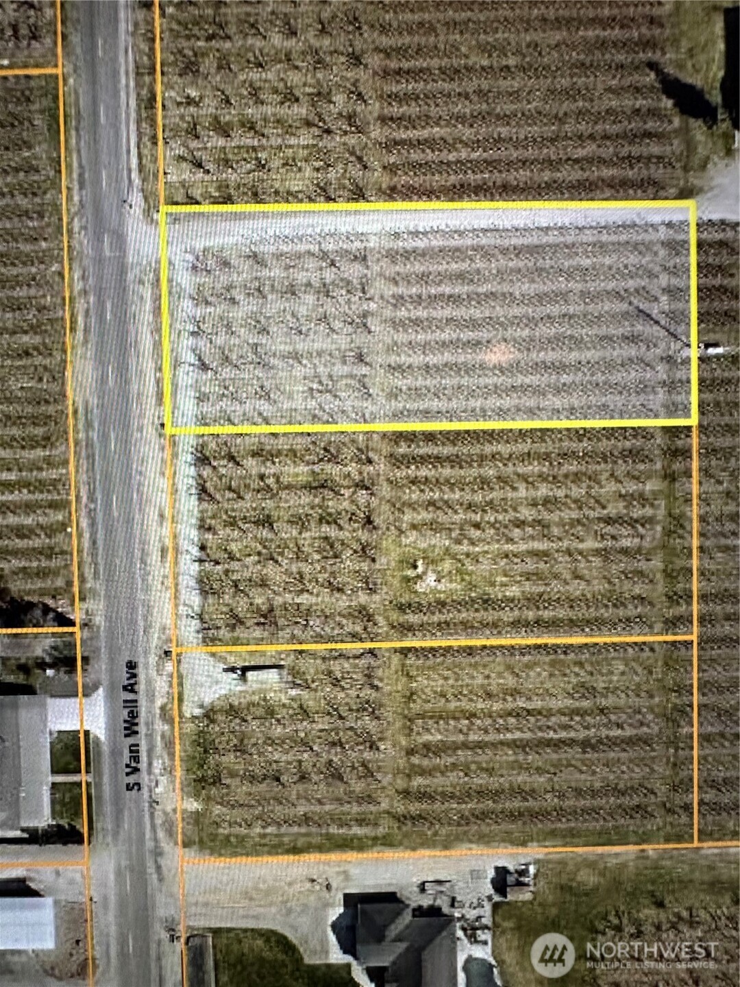565 S Van Well Avenue , East Wenatchee, WA 98802