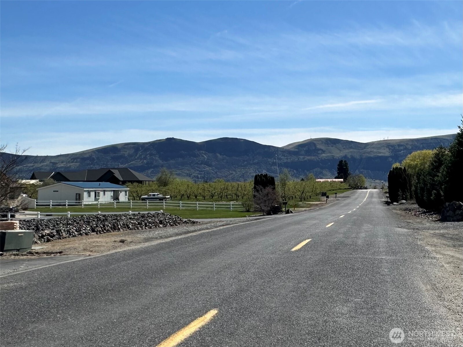 583 S Van Well Avenue , East Wenatchee, WA 98802