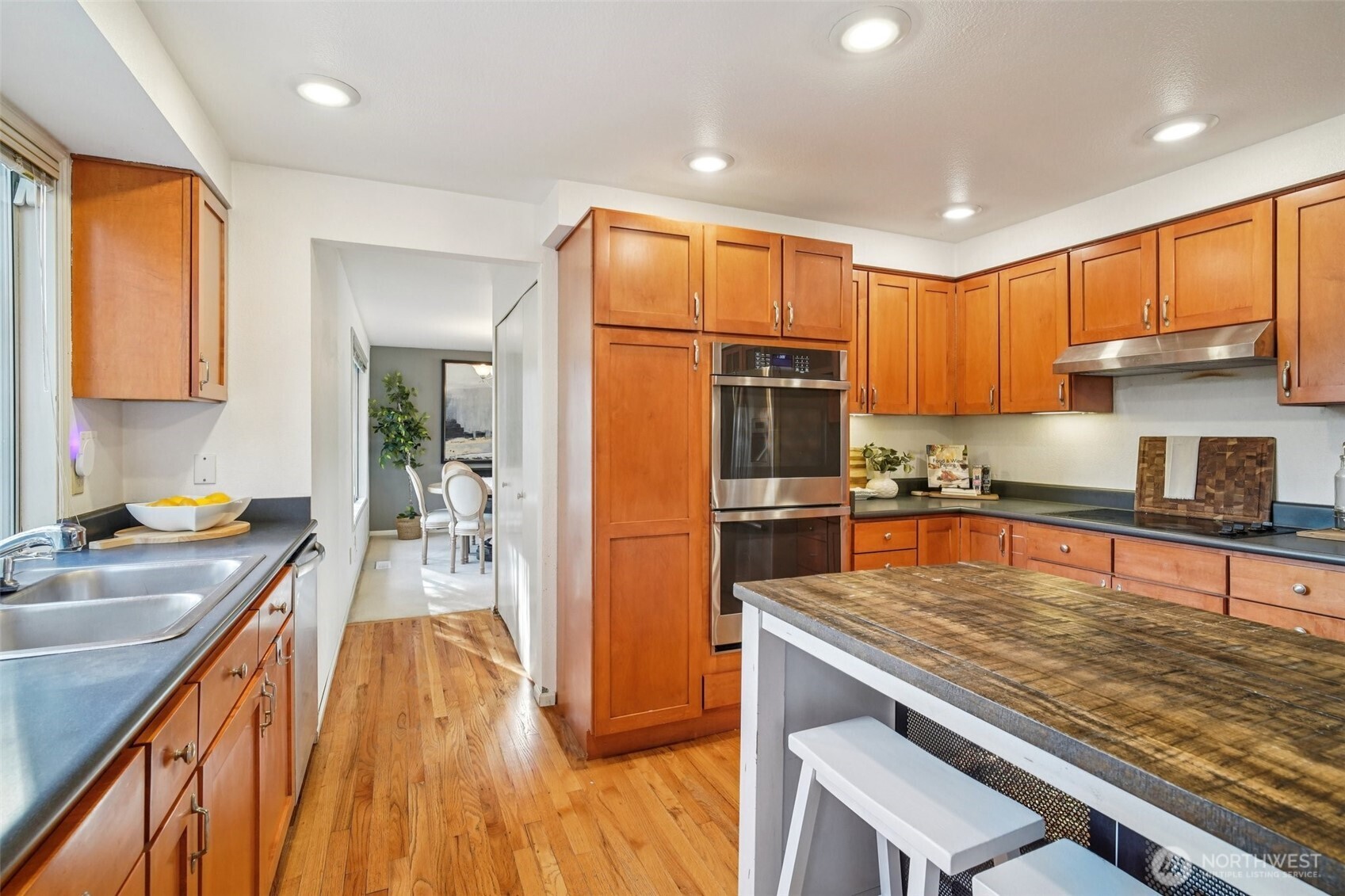 14335 SE 63rd Street , Bellevue, WA 98006-4802