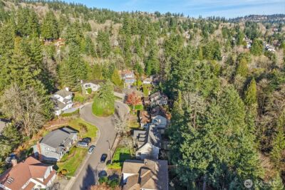 14335 SE 63rd Street , Bellevue, WA 98006-4802 - Photo 34