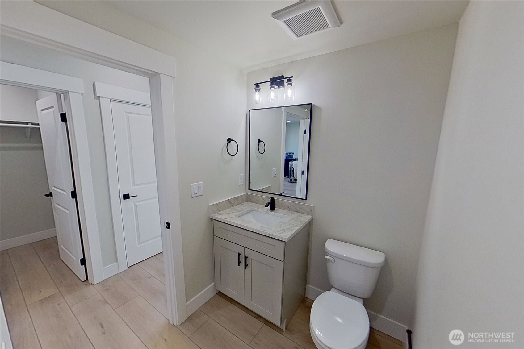 233 Saunders Avenue , Rock Island, WA 98850