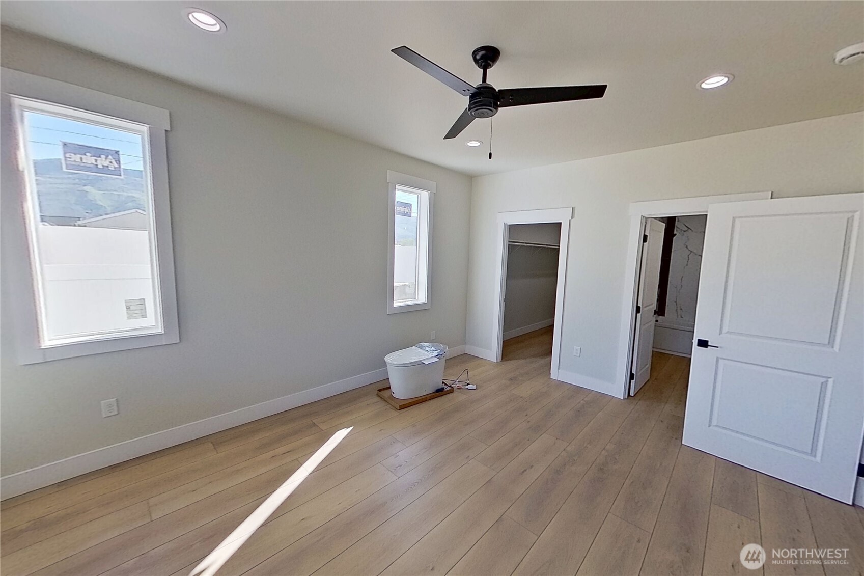 233 Saunders Avenue , Rock Island, WA 98850