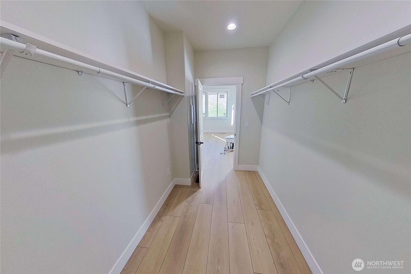 233 Saunders Avenue , Rock Island, WA 98850