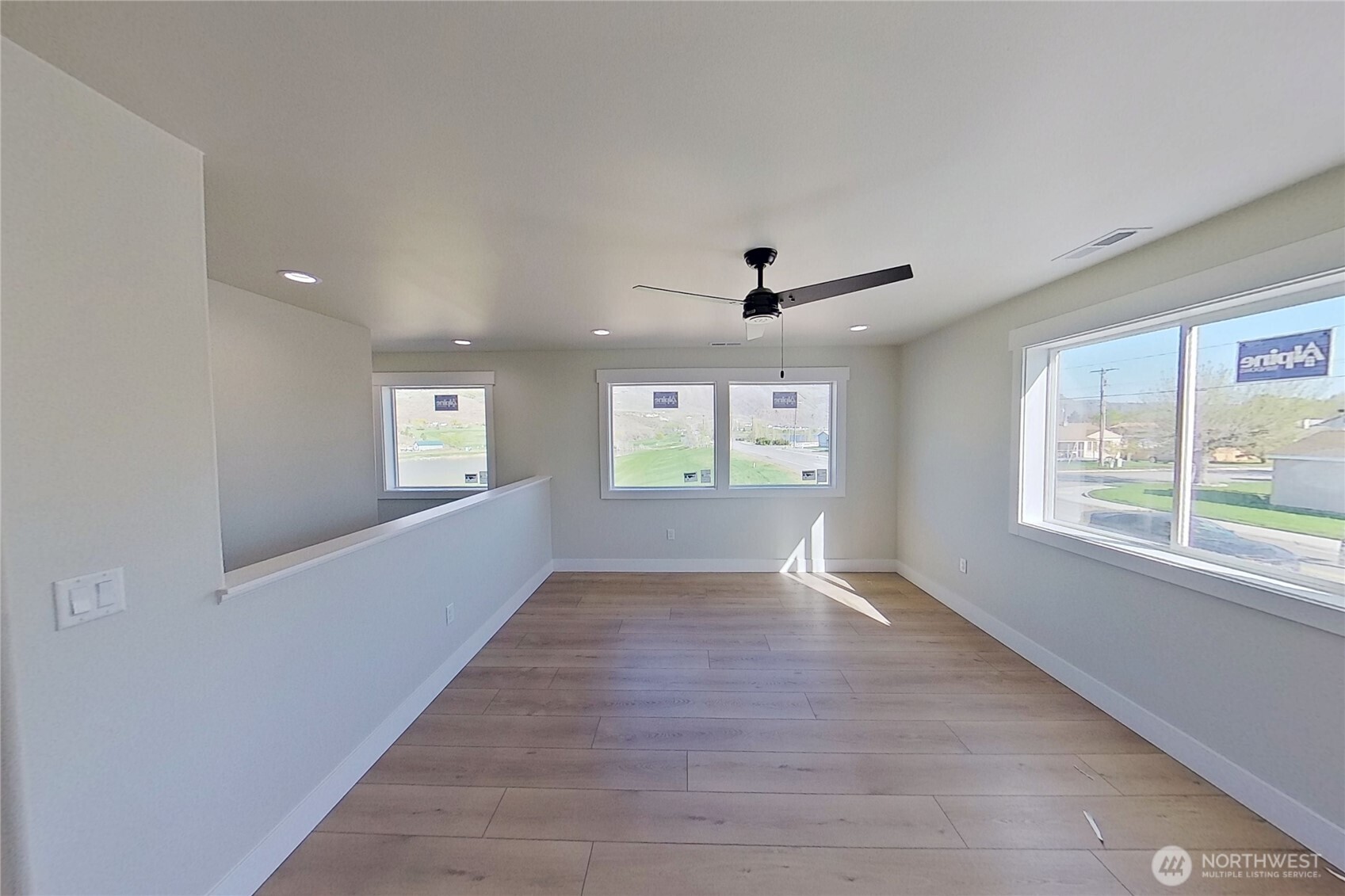 233 Saunders Avenue , Rock Island, WA 98850