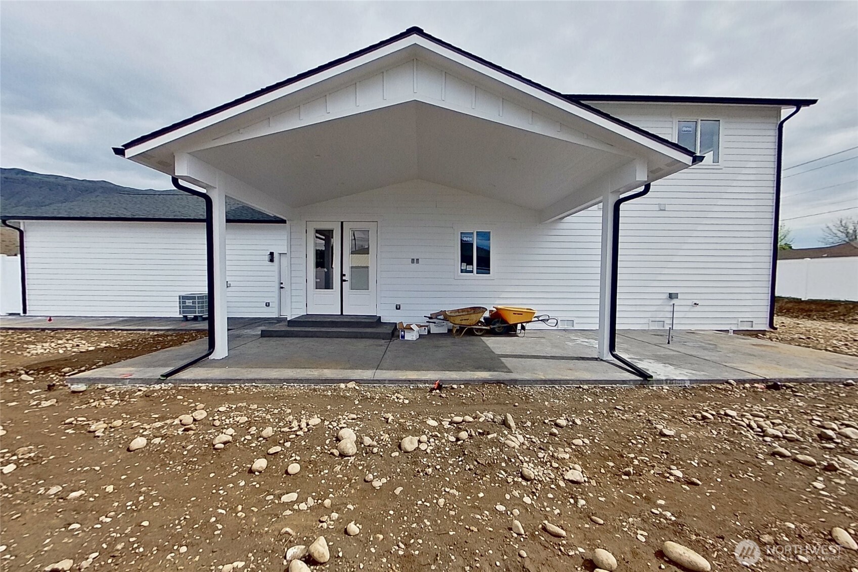 233 Saunders Avenue , Rock Island, WA 98850