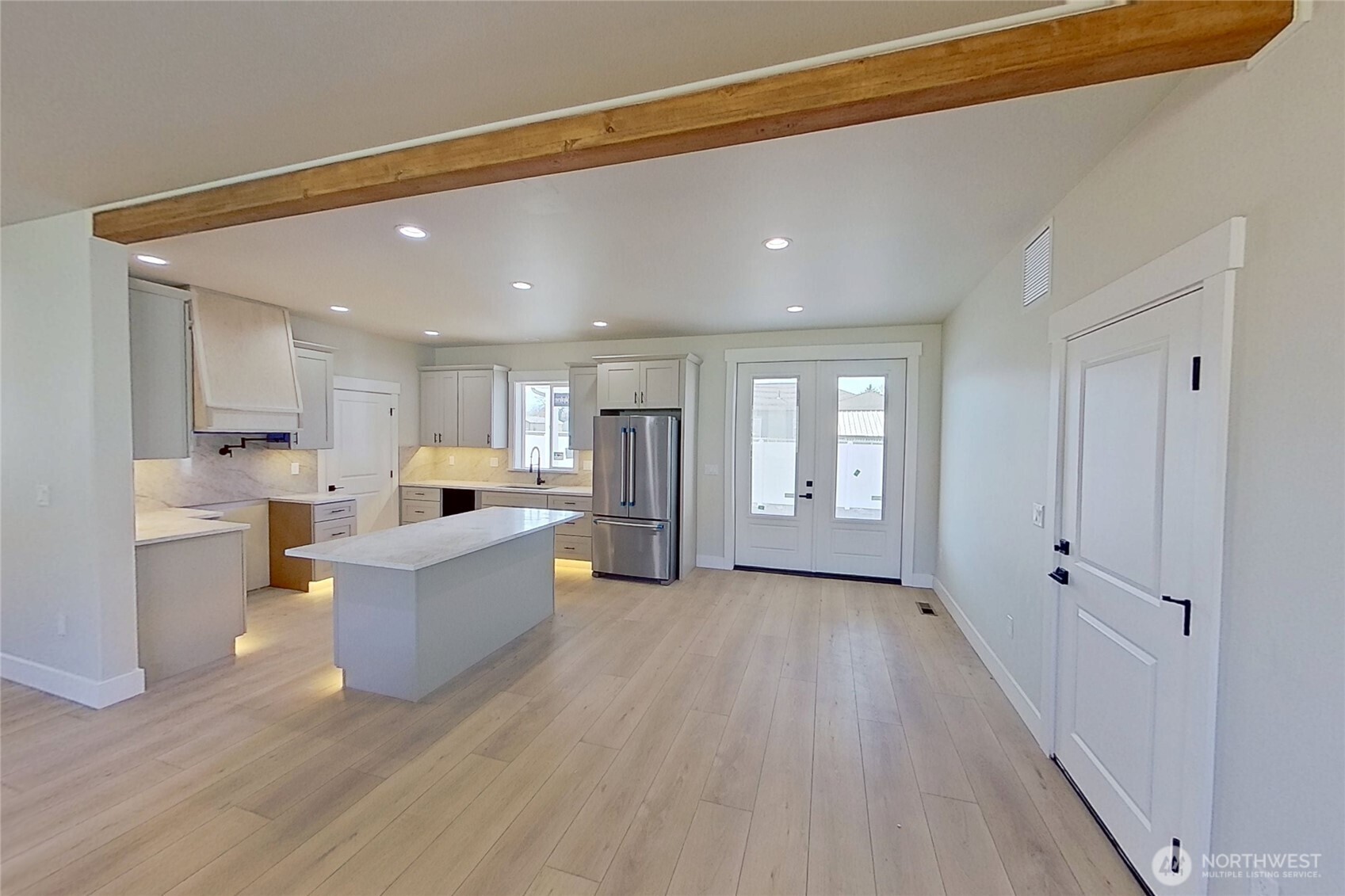 233 Saunders Avenue , Rock Island, WA 98850