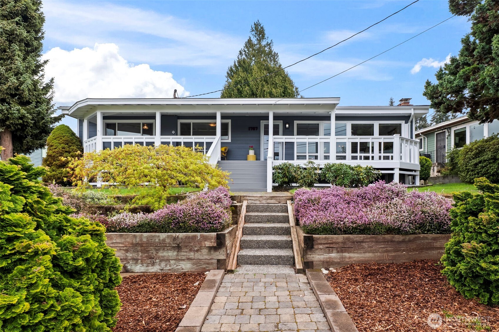 1767 N Bridgeview Drive , Tacoma, WA 98406