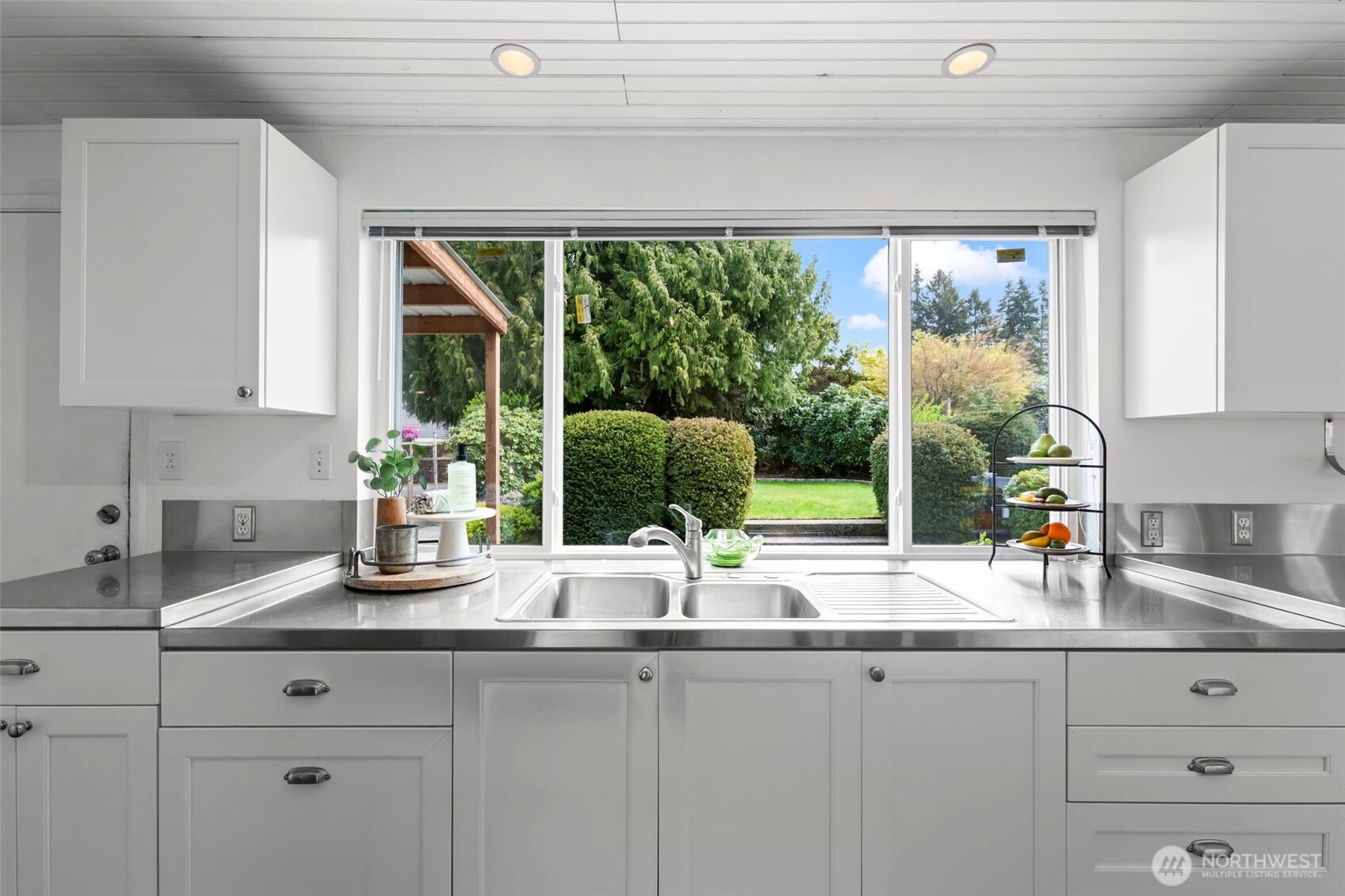 1767 N Bridgeview Drive , Tacoma, WA 98406