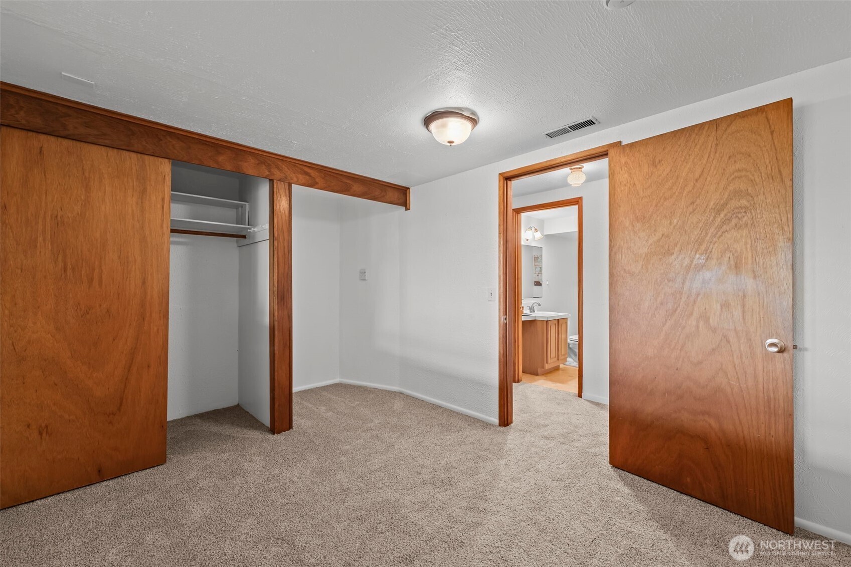 1767 N Bridgeview Drive , Tacoma, WA 98406