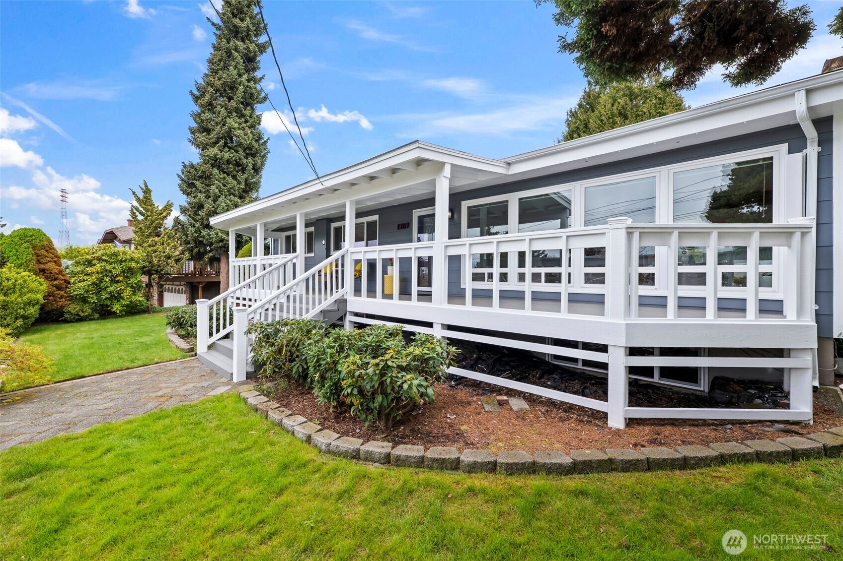 1767 N Bridgeview Drive , Tacoma, WA 98406