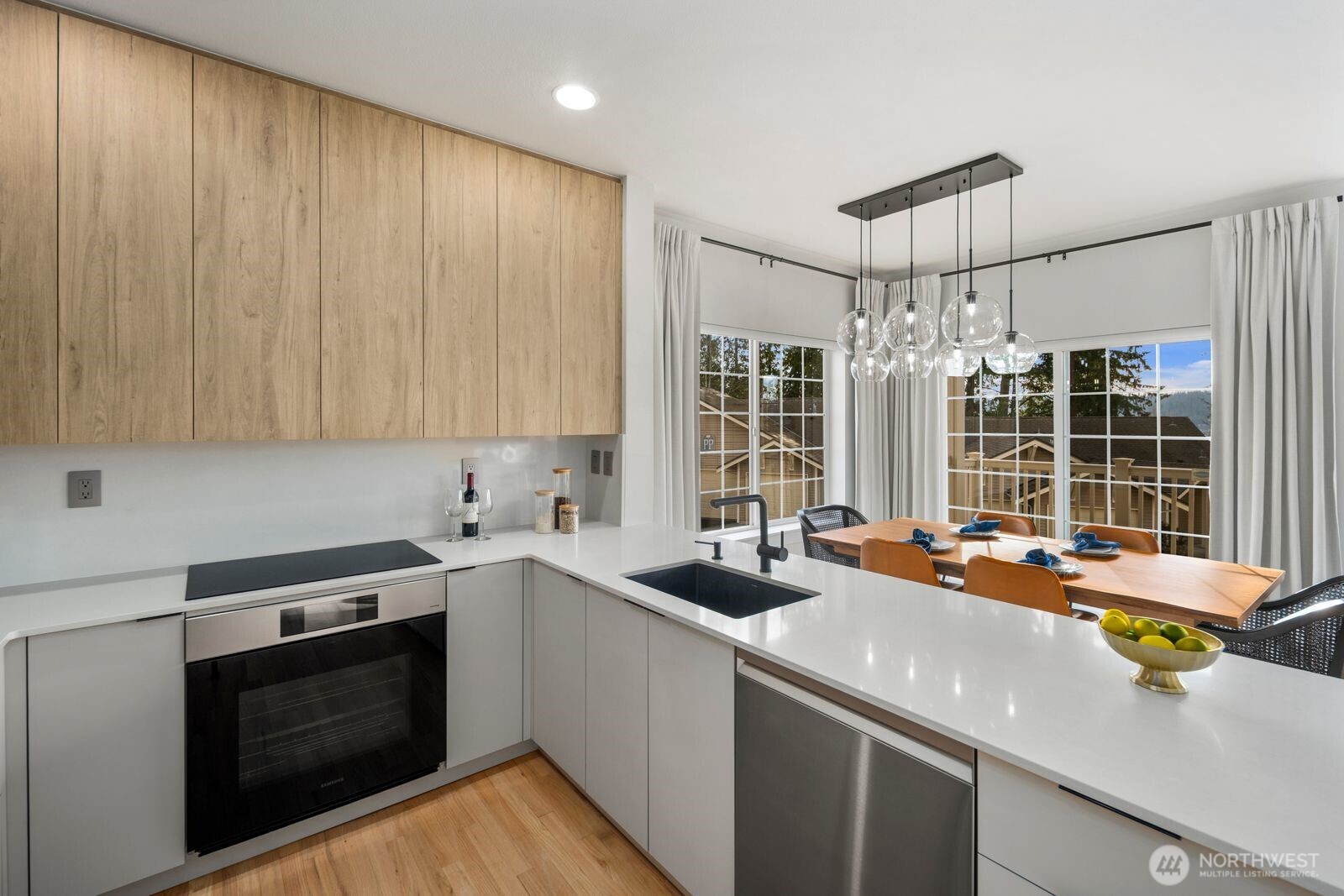 18638 NE 55th Way #Ll1863, Redmond, WA 98052