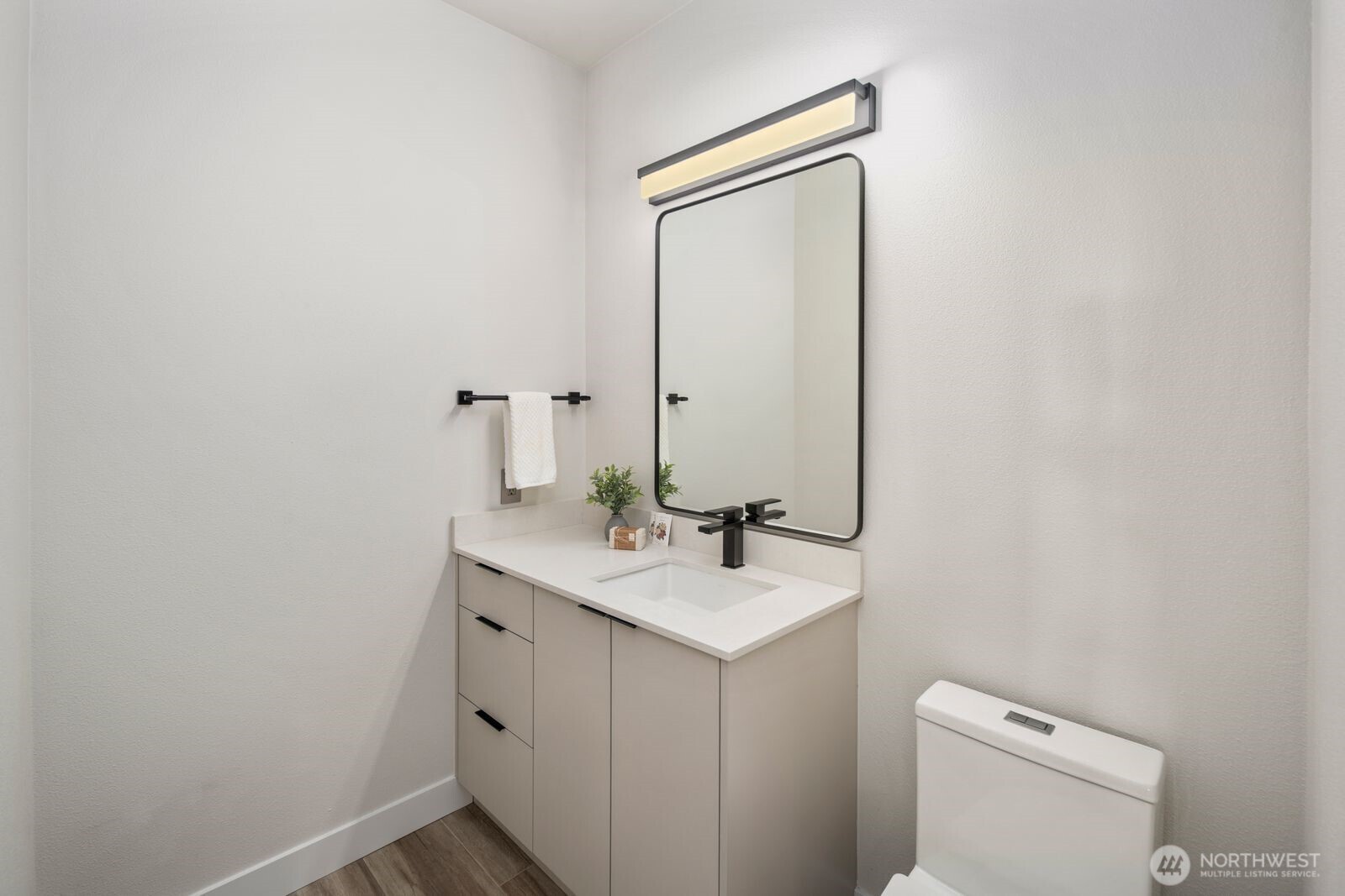 18638 NE 55th Way #Ll1863, Redmond, WA 98052