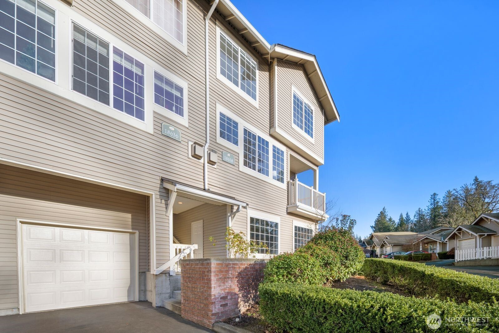 18638 NE 55th Way #Ll1863, Redmond, WA 98052