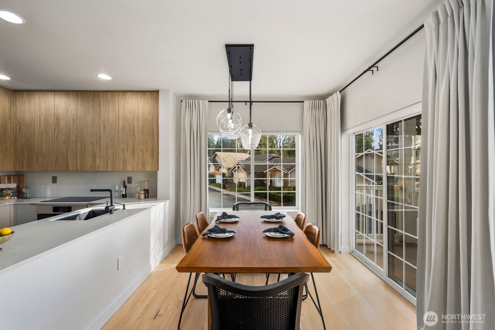 18638 NE 55th Way #Ll1863, Redmond, WA 98052