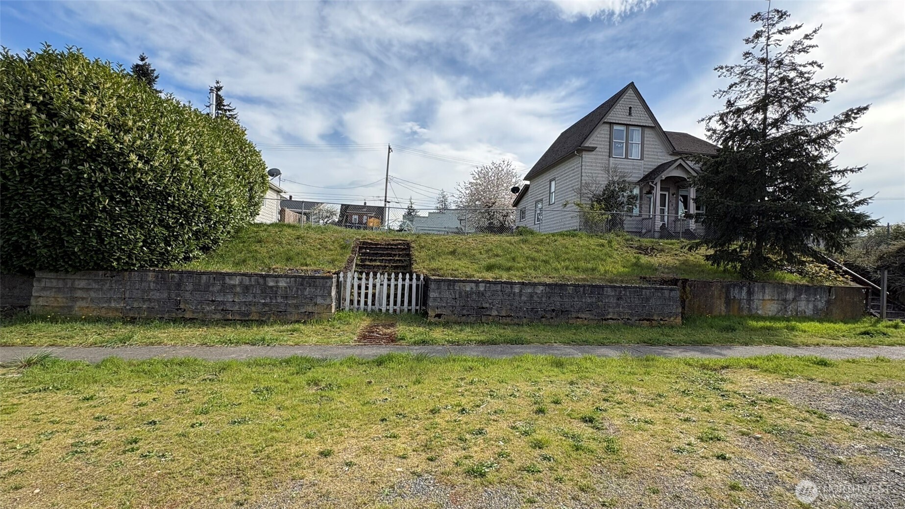 502 E Wright Avenue , Tacoma, WA 98404