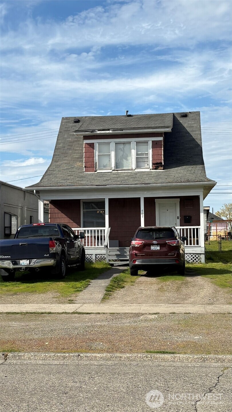 502 E Wright Avenue , Tacoma, WA 98404