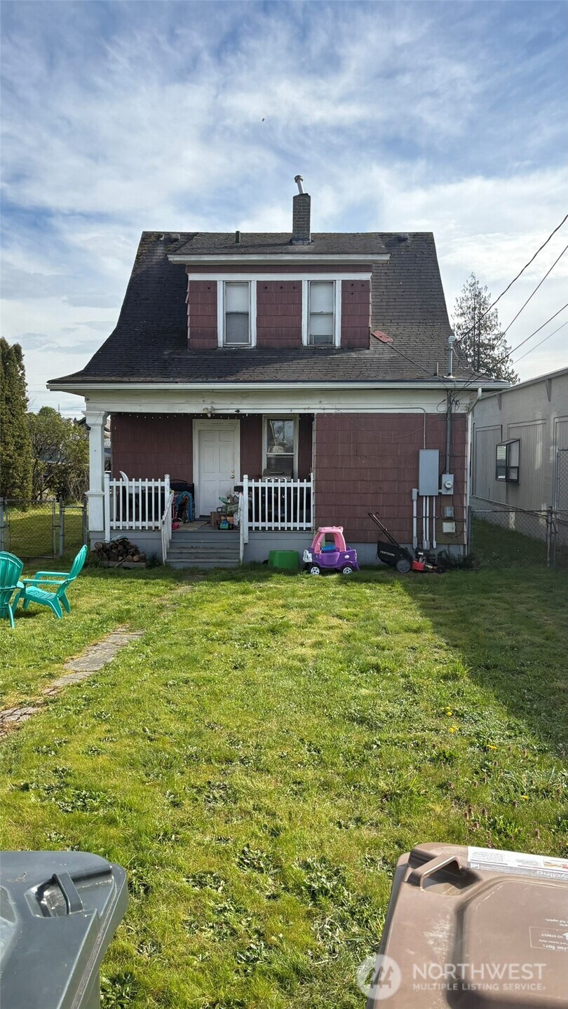 502 E Wright Avenue , Tacoma, WA 98404