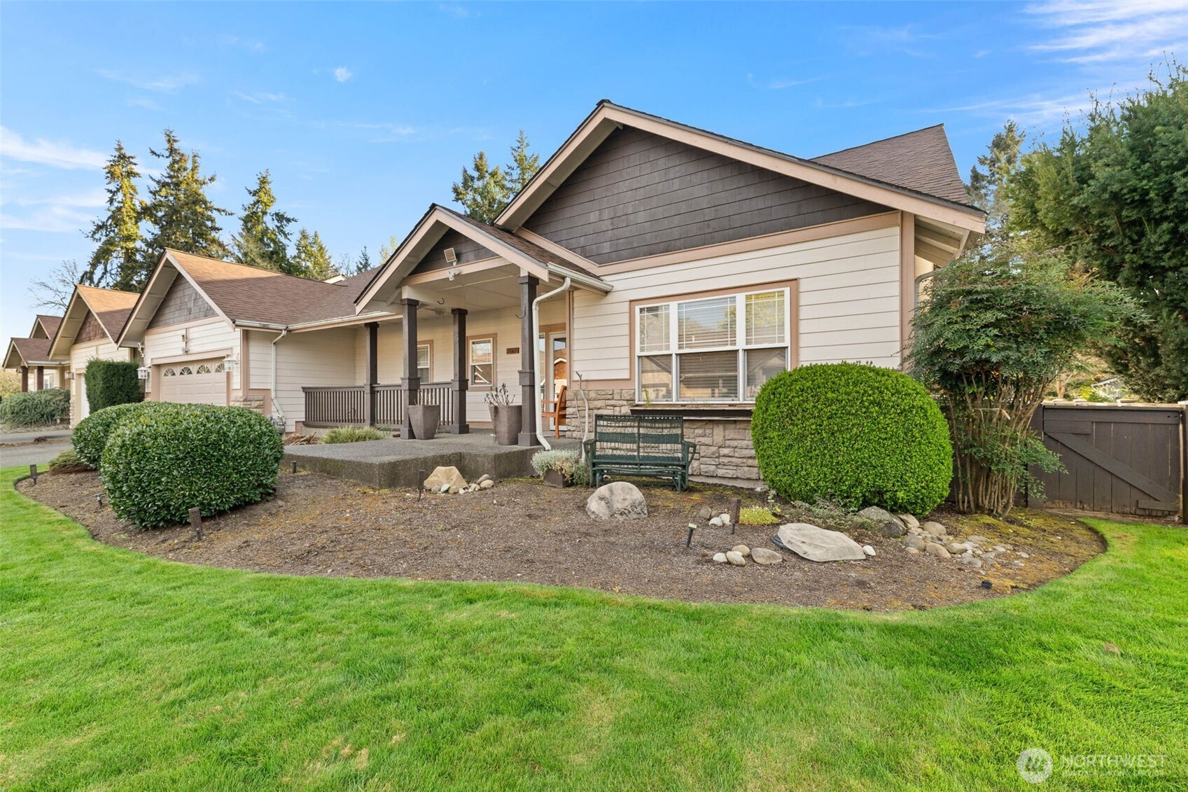 9069 Eagle Point Loop Road SE, Lakewood, WA 98498