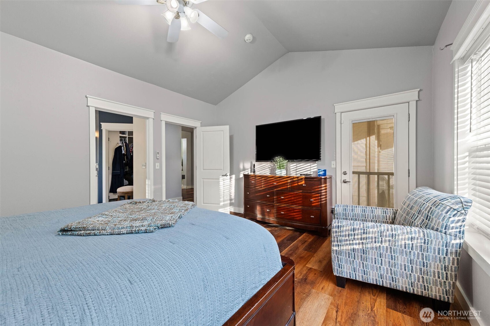 9069 Eagle Point Loop Road SE, Lakewood, WA 98498