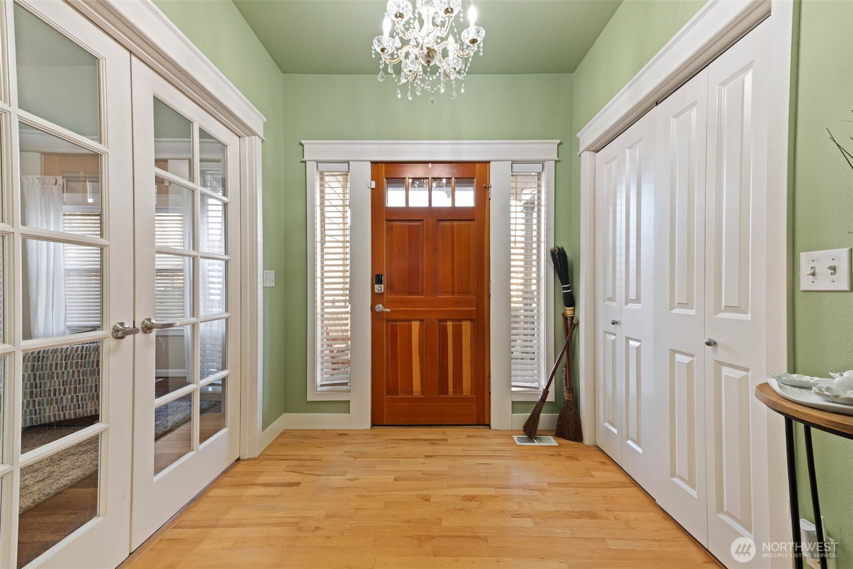 9069 Eagle Point Loop Road SE, Lakewood, WA 98498